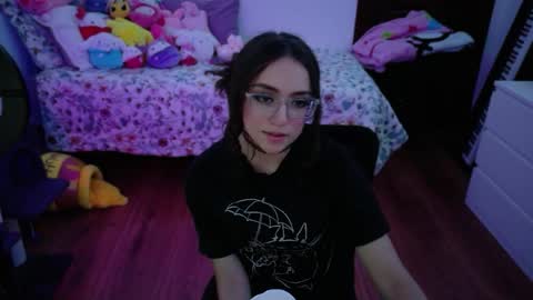 Snapshot of invisibledollx chatting on 26, 5, 2026 invisibledollx online show from 26, 5, 2026