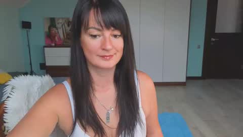 Snapshot of iracherrynow chatting on 28, 10, 2025 iracherrynow online show from 28, 10, 2025