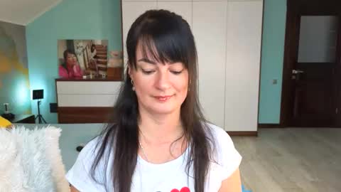 Snapshot of iracherrynow chatting on 25, 11, 2025 iracherrynow online show from 25, 11, 2025