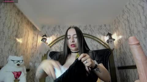 Snapshot of irennewilson chatting on 21, 10, 2025 Irenne Wilson Online 0700 to 1400 gmt-5 online show from 21, 10, 2025