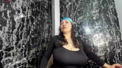 Snapshot of irennewilson chatting on 13, 11, 2025 Irenne Wilson Online 0700 to 1400 gmt-5 online show from 13, 11, 2025