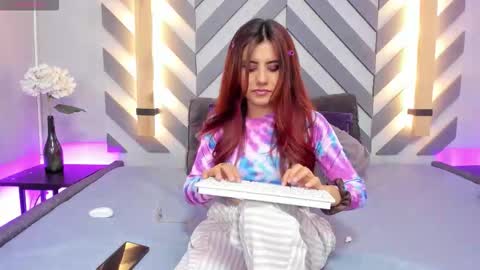 Snapshot of iriis_rosse chatting on 12, 9, 2025 Iris Rosse online show from 12, 9, 2025