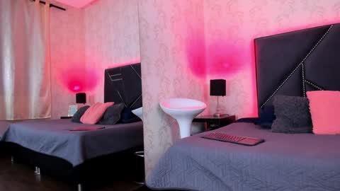 Snapshot of iris_bells chatting on 19, 12, 2024 Queen Iris online show from 19, 12, 2024