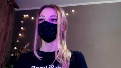 Lily online show from 25, 3, 2026