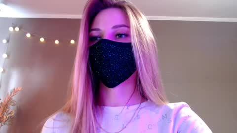 Snapshot of iris_lave chatting on 2, 5, 2026 Lily online show from 2, 5, 2026