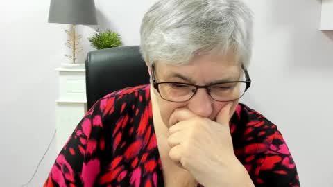 Snapshot of iris_xdesire chatting on 27, 5, 2026 I R I S online show from 27, 5, 2026