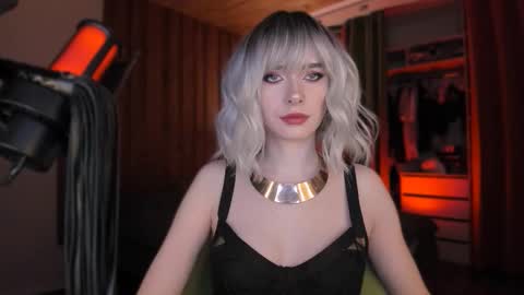 Miss Iris Fansly Miss Iris new inst.  online show from 21, 12, 2025