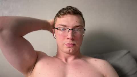 Snapshot of iron__chapman chatting on 21, 12, 2025 Iron online show from 21, 12, 2025