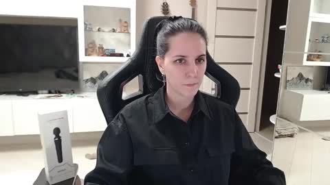 Snapshot of irwi_tomboy chatting on 6, 2, 2025 Irwi Tomboy online show from 6, 2, 2025