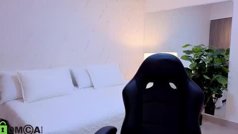 Snapshot of isa__cute chatting on 13, 11, 2025 ISA online show from 13, 11, 2025