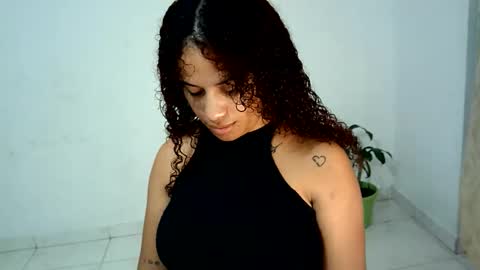 Snapshot of isa_bellaxx23 chatting on 9, 6, 2026 isa_bellaxx23 online show from 9, 6, 2026