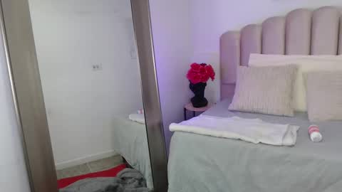 isa_bigass online show from 2, 11, 2025