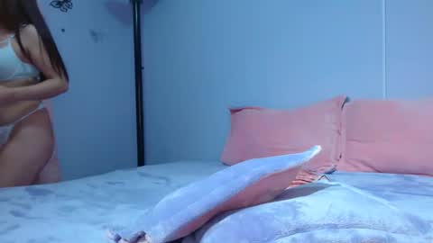 isa_jones1 online show from 3, 12, 2024