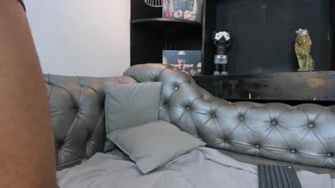 Isaac  online show from 14, 11, 2025