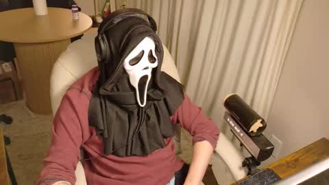 Snapshot of isaac_sheffield chatting on 19, 5, 2026 isaac online show from 19, 5, 2026