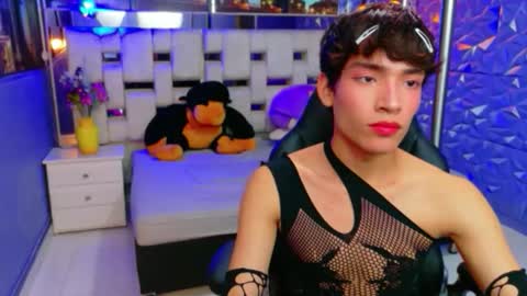 isaacnova online show from 2, 4, 2026