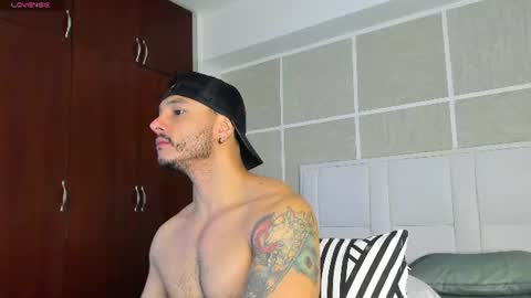 Snapshot of isaacs11 chatting on 12, 7, 2026 Isaac Surez online show from 12, 7, 2026