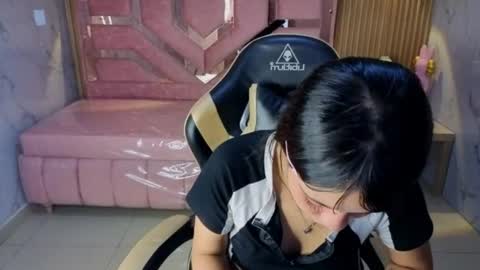 isabeau_s online show from 9, 6, 2026