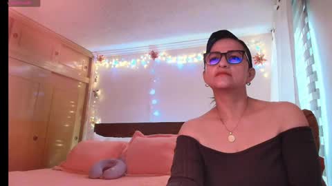 Isabeel Sofia online show from 17, 5, 2026