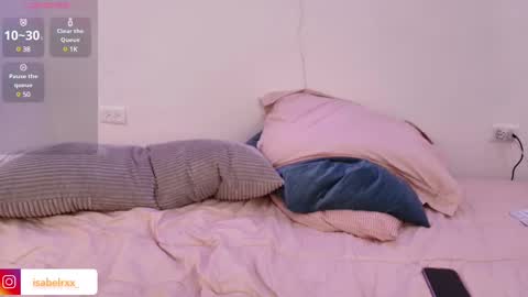 Snapshot of isabel_roux chatting on 12, 3, 2025 Isabel online show from 12, 3, 2025