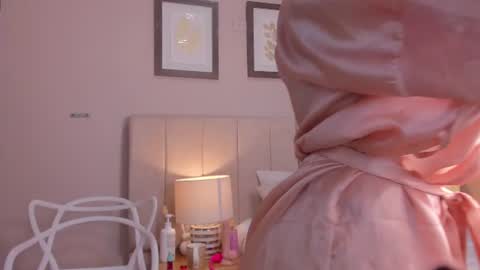 isabela__x online show from 15, 7, 2026