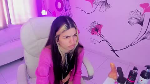 isabela_fiorelli online show from 18, 11, 2025