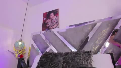 Snapshot of isabela_parkerr chatting on 23, 4, 2026 Mommy Isa online show from 23, 4, 2026