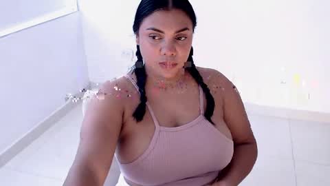 Snapshot of isabelateran chatting on 12, 5, 2026 isabelateran online show from 12, 5, 2026