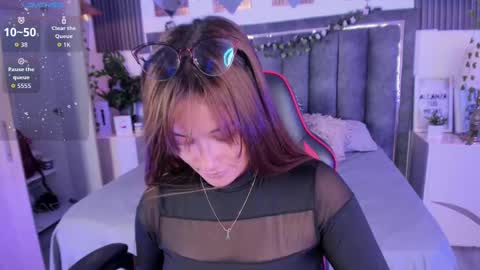 isabella Fox online show from 29, 9, 2025