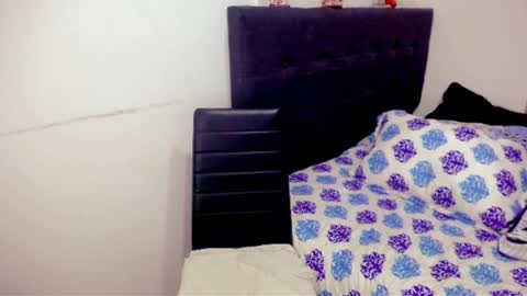 sandra   isabella hotxxx online show from 5, 12, 2024