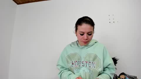 isabella_jaramillo online show from 29, 10, 2025