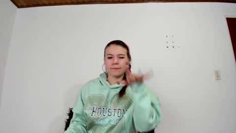 isabella_jaramillo online show from 3, 11, 2025