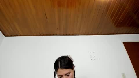 isabella_jaramillo online show from 11, 11, 2025