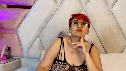 Snapshot of isabella_luxet chatting on 30, 5, 2026 isabella_luxet online show from 30, 5, 2026