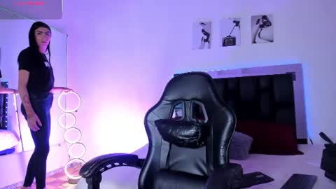 Snapshot of isabella_moon9 chatting on 18, 7, 2026 Isabella Moon9 online show from 18, 7, 2026