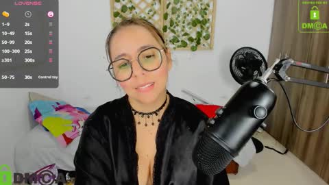 Snapshot of isabella_sweett_ chatting on 5, 11, 2025 Isabella online show from 5, 11, 2025