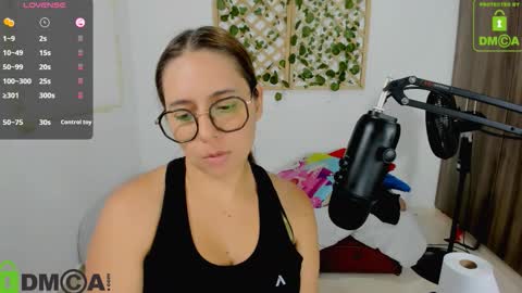 Snapshot of isabella_sweett_ chatting on 10, 11, 2025 Isabella online show from 10, 11, 2025