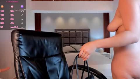 Isabella  Everyday From 0530 to 1430 Col Time online show from 11, 3, 2025