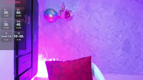 Snapshot of isabellagh1 chatting on 24, 4, 2026 Instagram soybella01 online show from 24, 4, 2026
