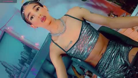 isabellagirs online show from 15, 4, 2026