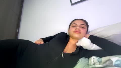 Isabella.. back again  online show from 6, 2, 2026