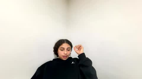 Isabella.. back again  online show from 24, 2, 2026