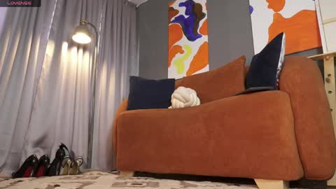 Help me with your follow independent model isabela online show from 2, 6, 2026