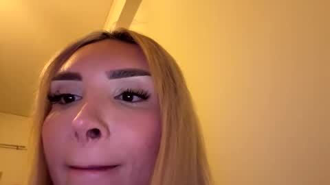 Snapshot of isabellatsvbaby chatting on 10, 5, 2026 isabellatsvbaby online show from 10, 5, 2026