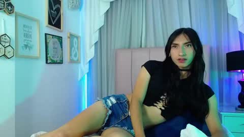 Snapshot of isabelledaza chatting on 2, 12, 2025 Isabelle Daza online show from 2, 12, 2025