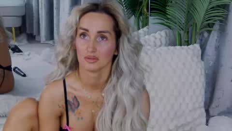 IsabelleEthan online show from 29, 5, 2026