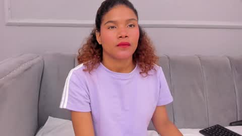 Isabellsmmith online show from 18, 1, 2025