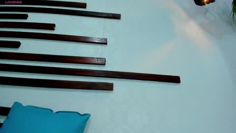 Snapshot of isamoon_ chatting on 4, 2, 2025 Isa online show from 4, 2, 2025