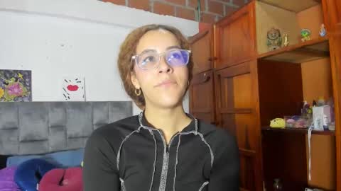 Isabela  online show from 23, 9, 2025