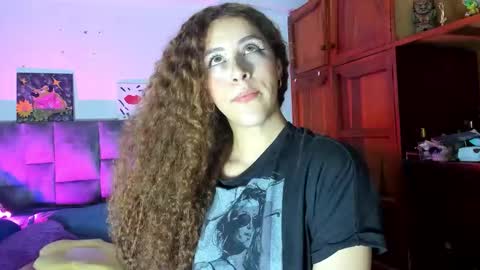 Isabela  online show from 20, 10, 2025